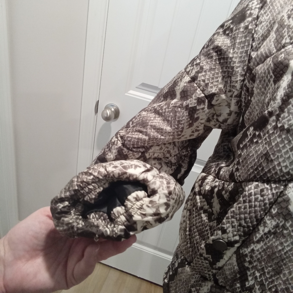 ME JANE size L. Women's Snake Print Puffer Jacket - Picture 5 of 14